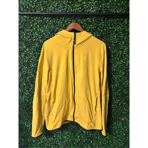 Nike Tech Yellow Mens Jacket Size Large - Picture 1 of 5
